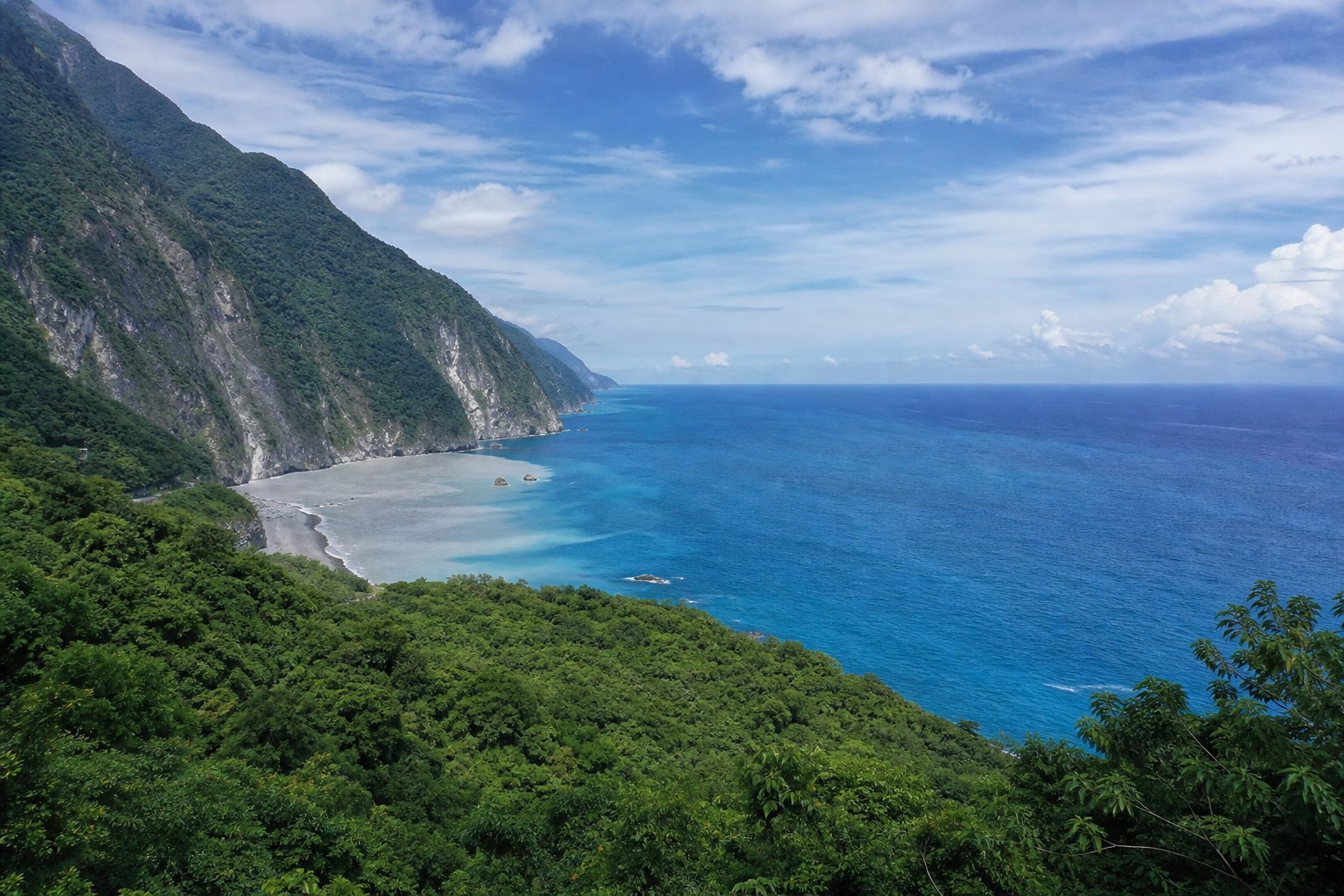 得卡倫步道眺望太平洋與大理石峽谷